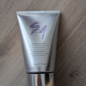 Monat Studio One Silver Blow Out Cream